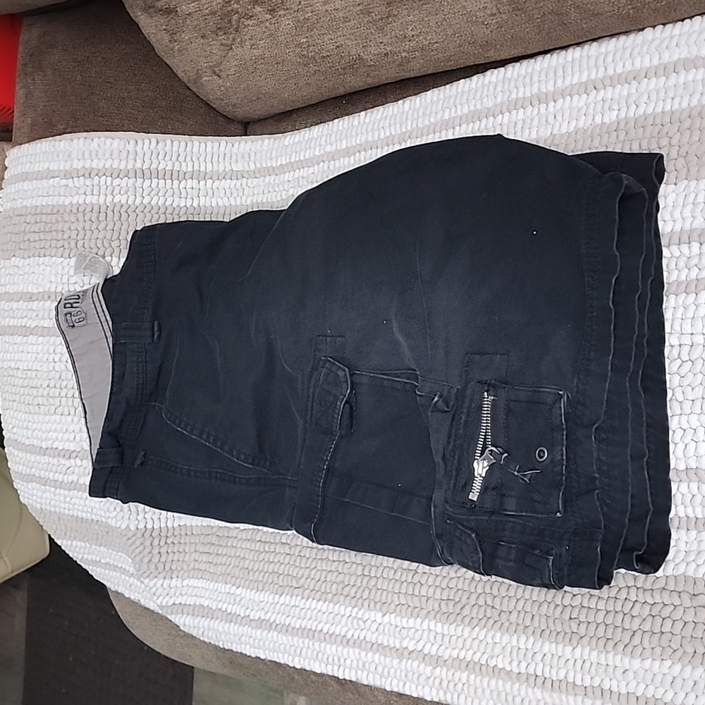 Black men's cargo shorts